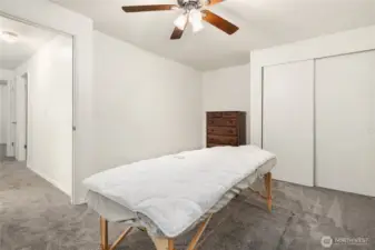 Large bedroom upstairs (1)