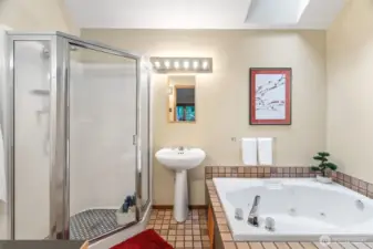 Primary en-suite