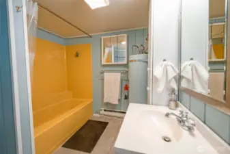 Guesthouse Bathroom.