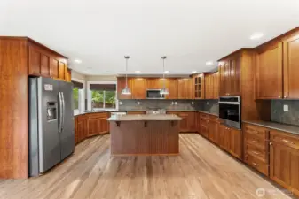 Beautiful kitchen with granite and tons of cabinet space