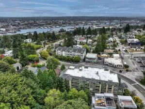 Great location so close to Ballard and Fisherman's Terminal.