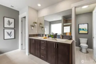 Photo's are for representational purposes only. Colors and finishes may differ.