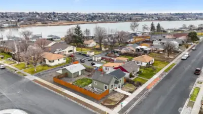 Great aerial picture of the neighborhood