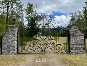 gated entry provides maximum privacy