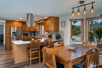 Dining area off kitchen