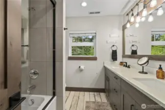 Full bath upstairs