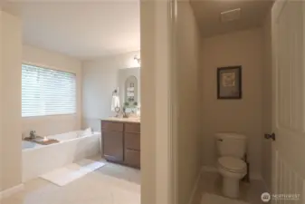 Primary 5 piece Bathroom