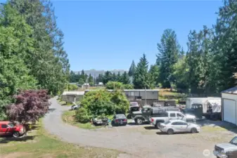 Lots of parking - All items will be removed before possession in case otherwise negotiated