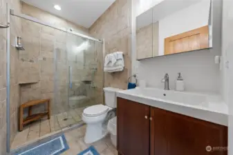 17202 Bathroom