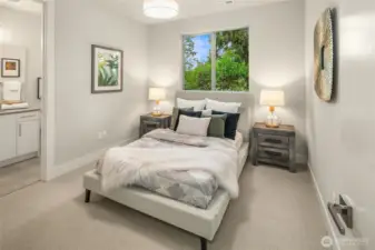 Main level guest suite