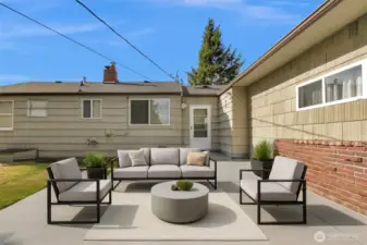Vrtual staged patio.