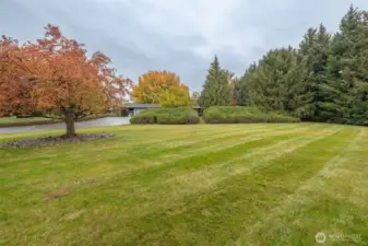 Space to enjoy in every direction!