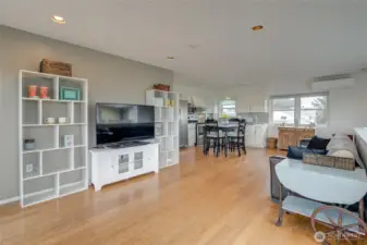 Above Garage 1 Bedroom apt.