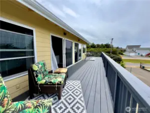 amazing wrap around deck