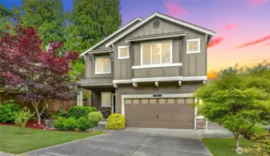 Like-New Martha Lake home!