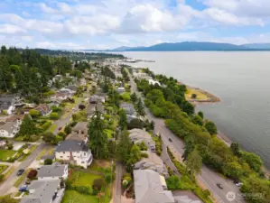 Looking south to Fairhaven. The land protruding out in the water is the beach at Boulevard Park.
