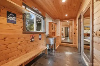 Entry between detached garage and house