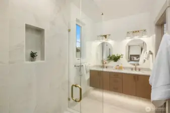 Large primary bath with walk-in shower & double vanity