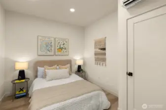 Third bedroom offering a flexible layout, perfect for guests or a creative workspace.