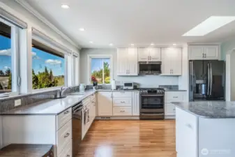 Gorgeous and large kitchen with build in remote controlled blinds and awning