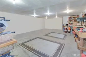 18*28 fully insulated room ADU/ hobby room, photo edited removing items