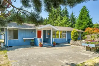 East facing single level living.