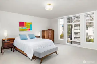 Large en suite primary bedroom.