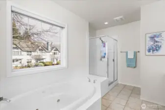 En suite primary bath.