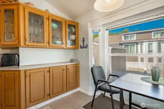 Upper cabinets have lights