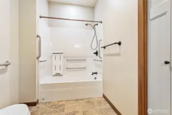 Primary Bed Full Bath