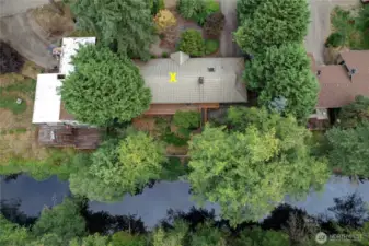 Waterfront property! A small freshwater lake is at the back yard!