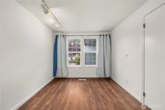 Guest bedroom.