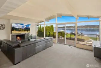 Wood burning fireplace, Vaulted Ceiling