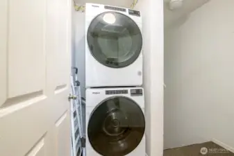 Washer & Dryer Stay!