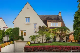 Beautiful 1926 Tudor on a quiet street just moments from Magnolia Village.