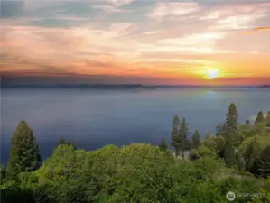 Wow amazing sunset views also from your deck