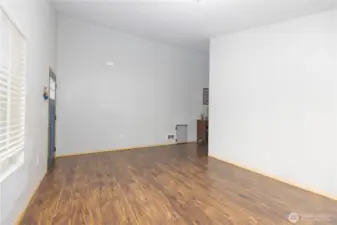 Very spacious 2nd living space off entry