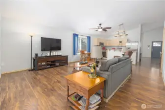 Spacious living toom