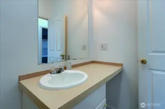 Another view of the main bath.