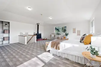 large bonus room/bedroom