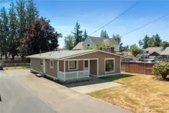 Spacious lot and thoughtful layout in this Enumclaw rambler, just a short walk to restaurants, shopping, and local amenities