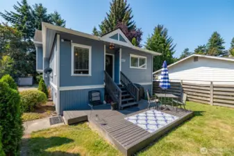 Front unit patio on a quiet street, walkable to downtown.