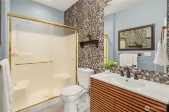 Guest bathroom.