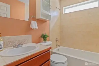 2nd full bath on upper floor