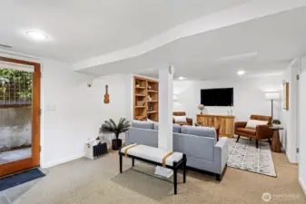 ROOM TO LIVE, WORK OR HOST With its own entrance, the lower level offers endless  possibilities—perfect for guests, extended living, or potential rental income.