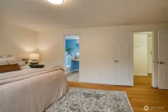 Primary bedroom, cont