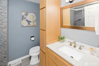 Upper Level Guest Full Bathroom