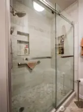 MONSTER WALK IN SHOWER...ROOM FOR FRIENDS