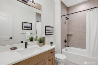 Hall Bathroom (Floor 2)