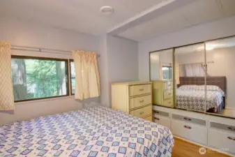 Lots of bedroom storage